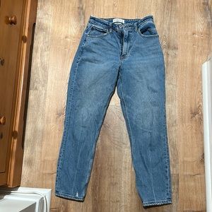 Mom Jean by the A&F curve love collection—excellent condition, worn once.